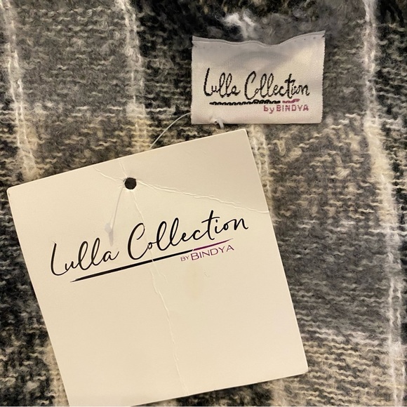 LULLA COLLECTION BY BINDYA Plaid Scarf Gray and Black Plaid Cozy Warm NEW - Picture 7 of 8